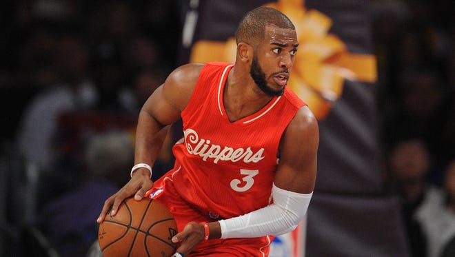2015: Los Angeles Clippers guard Chris Paul (3) controls the ball against Los Angeles Lakers.