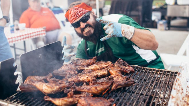 The Windy City Smokeout festival in Chicago draws an impressive lineup of respected barbecue chefs, craft brewers and award-winning country stars.