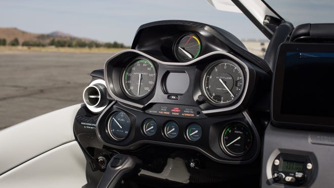 The ultra-fast learning curve is all thanks to the fact that the cockpit is non-intimidating and looks very much like a car’s dashboard.