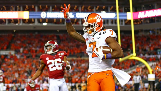 Jan 9, 2017; Tampa, FL, USA; Clemson Tigers wide receiver Mike Williams (7) catches a touchdown against Alabama Crimson Tide defensive back Marlon Humphrey (26) during the fourth quarter in the 2017 College Football Playoff National Championship Game at Raymond James Stadium. Mandatory Credit: Mark J. Rebilas-USA TODAY Sports ORG XMIT: USATSI-326274 ORIG FILE ID:  20170109_pjc_su5_168.JPG