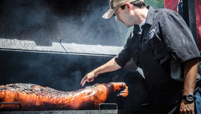 The festival draws in pitmasters and renowned barbecue chefs from all over the country to create a lineup of regional barbecue types in the Flatiron District. Guests can sample an array of barbecue styles and flavors for just $10 a plate.